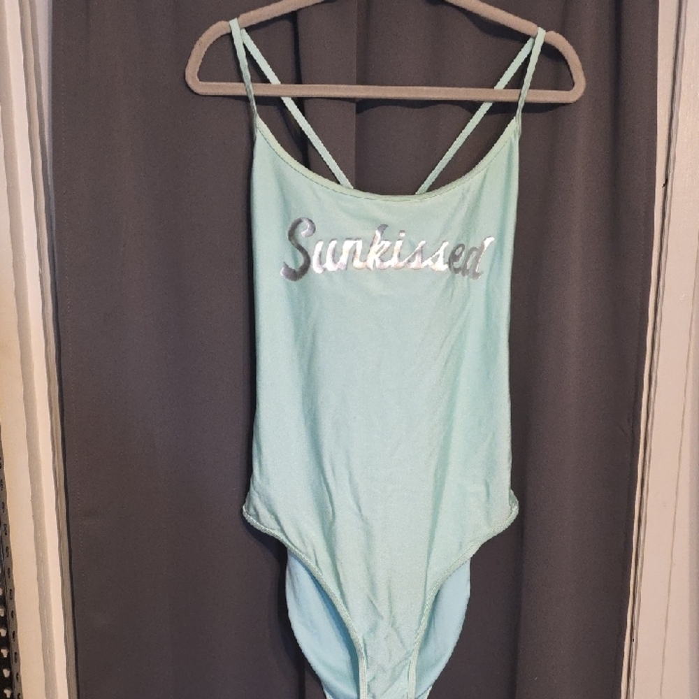 Forever‎ 21+ Women's Mint Green Swimsuit"Sunkissed" Criss Cross Straps Sz 3X EUC